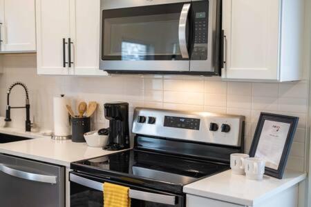 The Warhol - Pet-Friendly Apartment Bentonville Exteriör bild