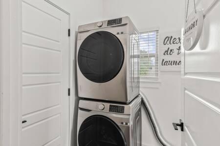 The Warhol - Pet-Friendly Apartment Bentonville Exteriör bild