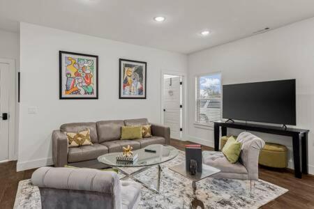 The Warhol - Pet-Friendly Apartment Bentonville Exteriör bild